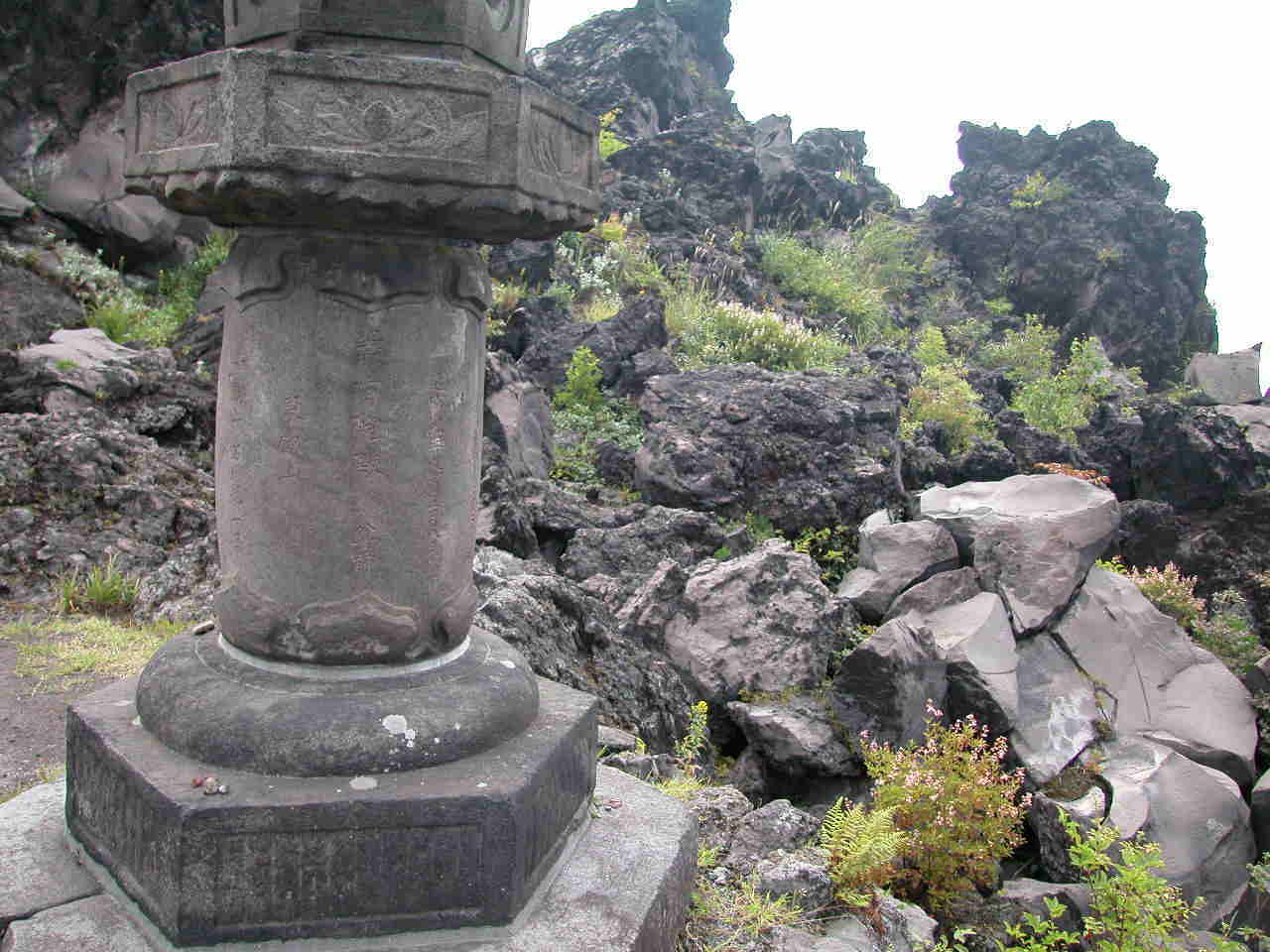 厳有院殿燈篭、寛永寺から持ってきた