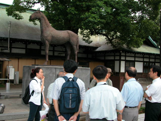 靖国神社 軍馬碑